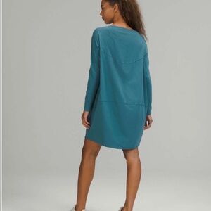 Lululemon Back in Action Long Sleeve Dress size 8 blue new